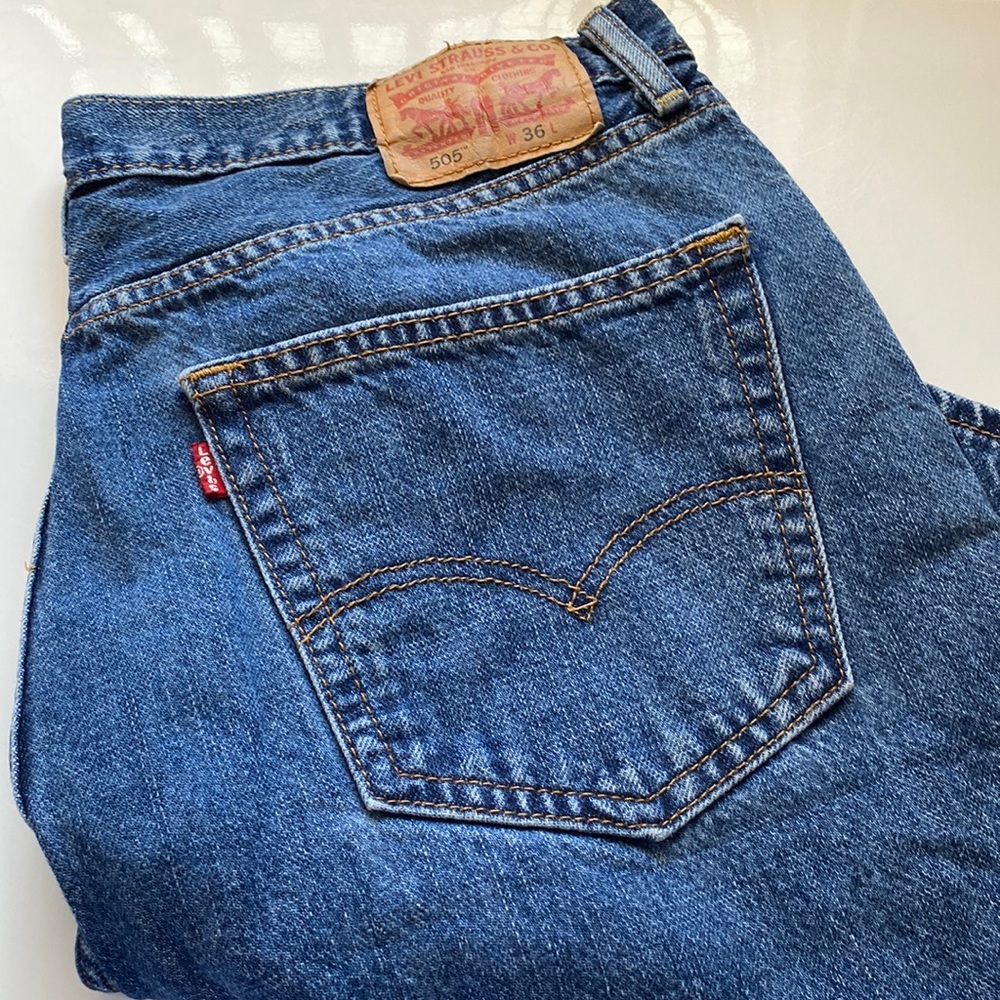 Mens Levi’s 505 jean shorts size 36